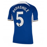 Camisa de time de futebol Chelsea Benoit Badiashile #5 Replicas 1º Equipamento 2023-24 Manga Curta